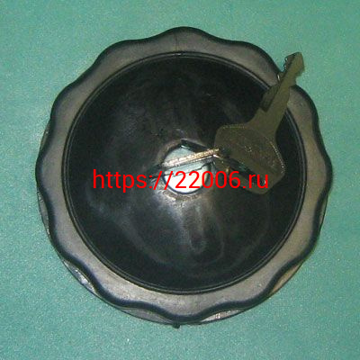 Крышка бензобака Урал с замком черная Крышка бензобака Урал с замком черная